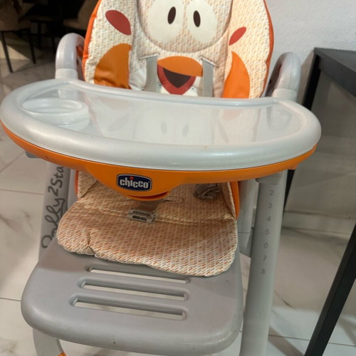 Chicco high chair used with adjustable backrest and 4 wheels