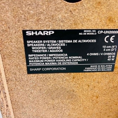 Sharp CP-UH2000H speakers like new, 20W/40W, 4 Ohms, wooden finish