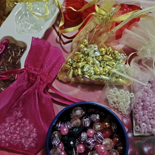 Beads for handmade jewelry like new, set of 25 designs