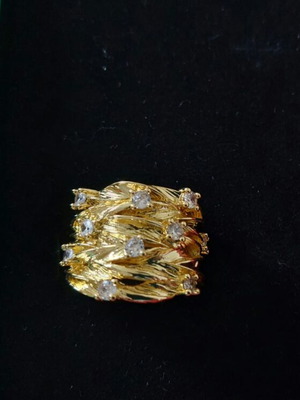 Rings new, gold tone with zircon and artificial pearls