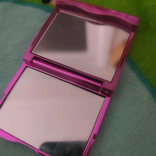 Compact mirror for bag very impressive