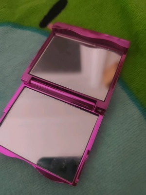 Compact mirror for bag very impressive