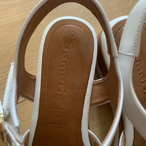 Tamaris white leather platform sandals like new, size 40