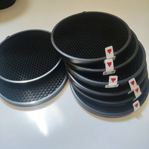 BD-04 Barndoor Kit with Honeycomb Grids and Color Filters
