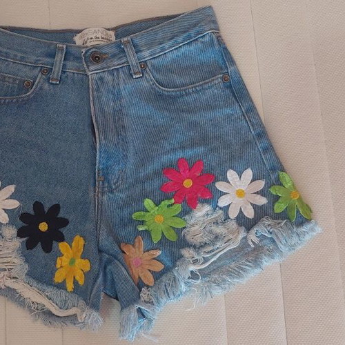 Denim shorts with floral details Stylishious Alexandra Katsaiti like new, XS