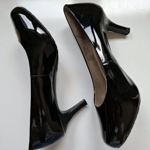Rockport Black Pumps like new, leather patent 38 size