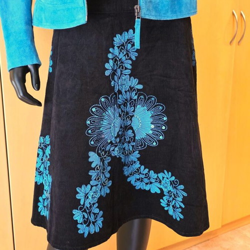 Boho skirt Morgan L like new, brown with turquoise embroidery