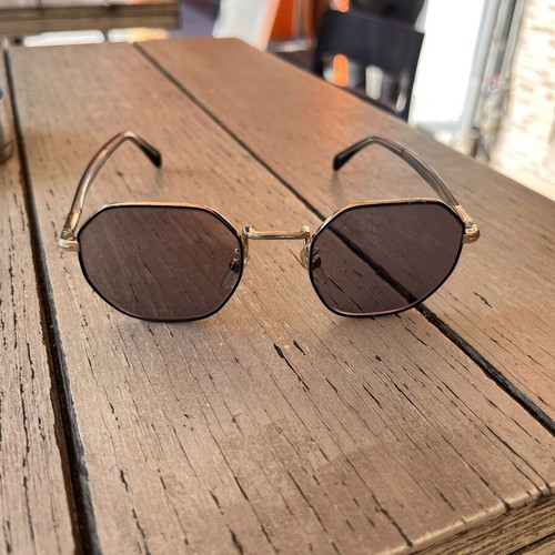 David Beckham sunglasses with astigmatism lenses 1.5 and 0.5 like new, gold