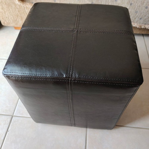 Leather stools like new, set of 2 with smaller inner stools