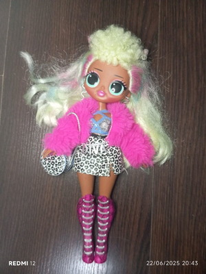 Lol omg Lady Diva doll like new with dyed hair