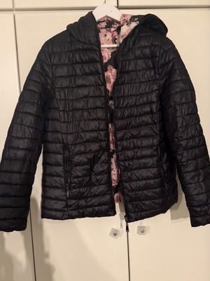 Reversible jacket like new, black with pink flowers