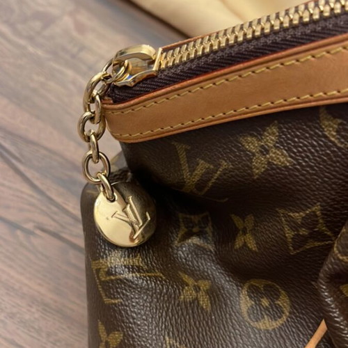Louis Vuitton Tivoli GM handbag like new, brown, large size