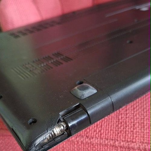 Laptop Ideapad 300-17ISK used, Intel Core i3, 8GB RAM, 300GB HDD, 17 inch
