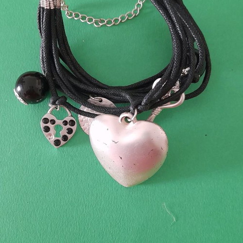 Necklace No65 new in excellent condition