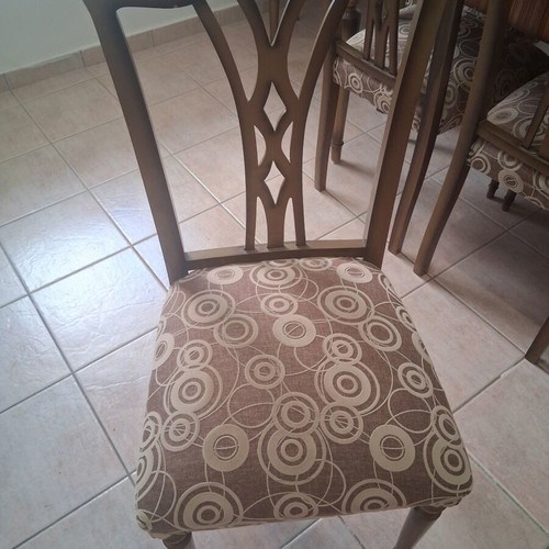 Dining table with 6 chairs like new, extendable, wood