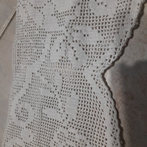Handmade lace for tablecloth, like new, white