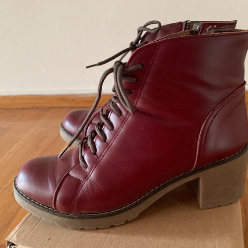 Silia D ankle leather boots like new, burgundy red, size 39