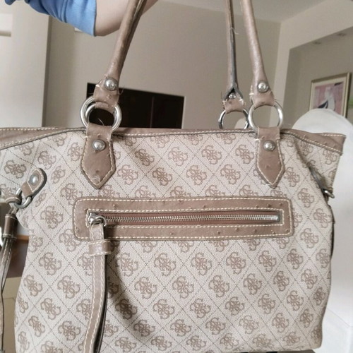 Guess bag large used in good condition