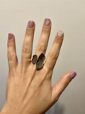 Adjustable stainless steel 18R ring like new, silver color