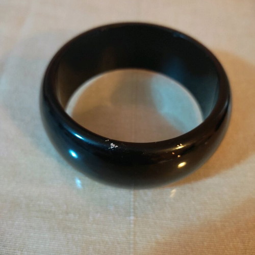 Black bracelet new, impressive