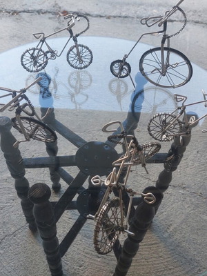 Metal bicycles set like new, home decor
