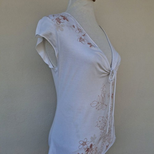 DKNY Jeans blouse white like new, sizes M-L