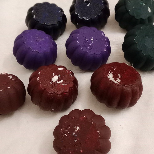 Resin pumpkins like new, pack of 10 for charms
