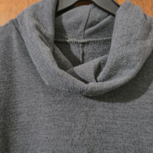Wool short-sleeve turtleneck like new, size M, gray with wide fit