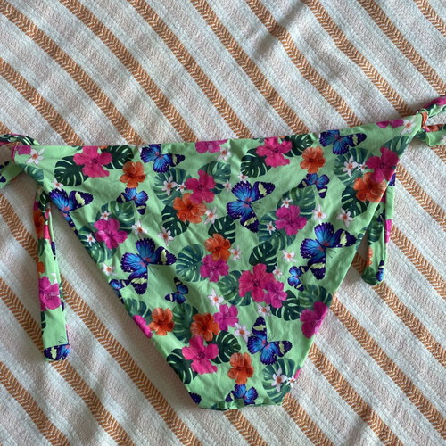 Calzedonia bikini medium like new, multicolor