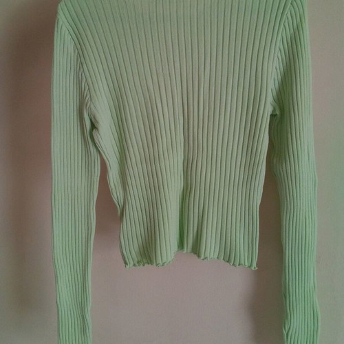 Terranova green t-shirt like new, slim fit, size L