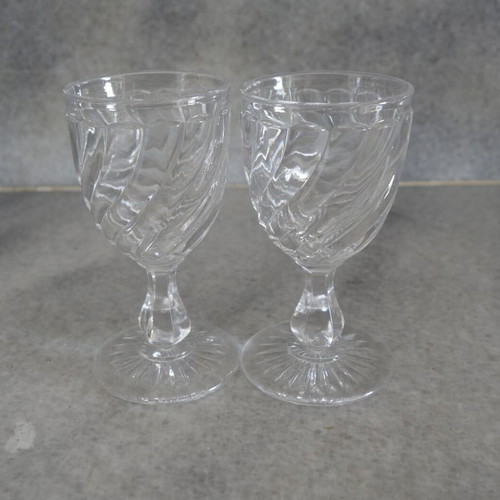 Baccara vintage crystal wine glasses like new, set of 2
