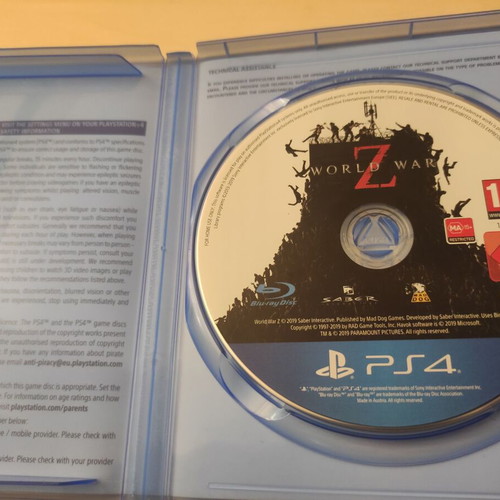 World War Z PS4 game like new, action adventure