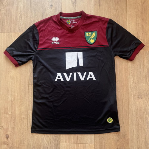 Norwich City Errea Away football shirt 2014/2015 signed size M