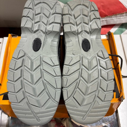 Work shoes new, sizes 40-46