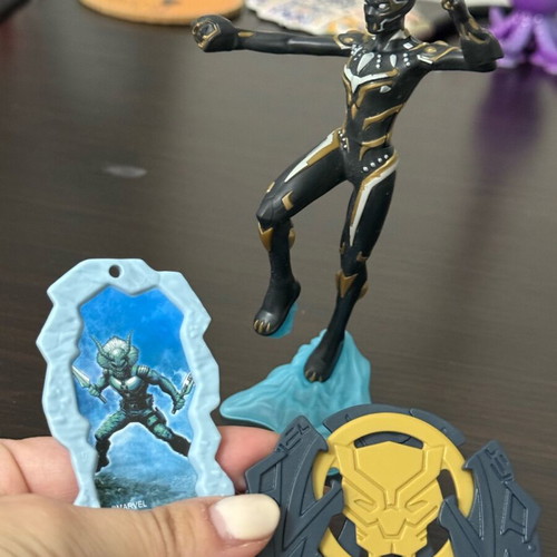 Kinder Black Panther figure like new