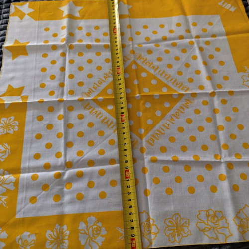 Yellow scarf like new, 51x51 cm