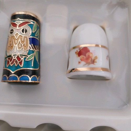 Collectible thimbles, set of 2 pieces