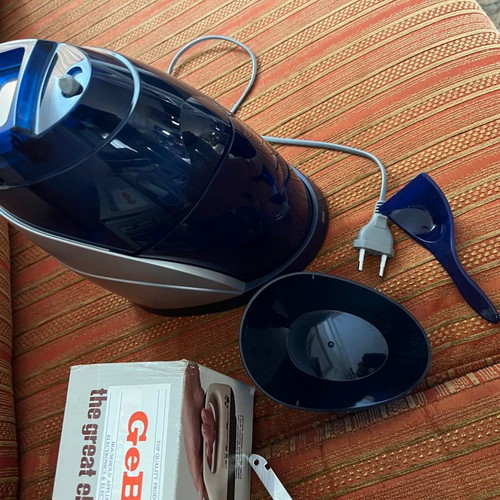 Crepe maker, electric knife and ice crusher new