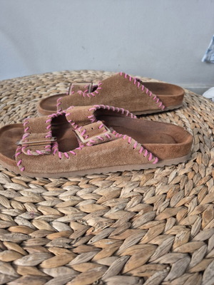 Colors Of California sandals like new, beige and pink