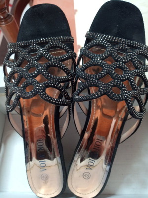 Voi&Noi women's sandals size 40 like new, black with rhinestones