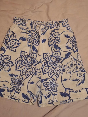 Shorts like new, white and blue, size XS