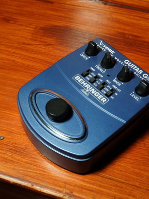 Πετάλι κιθάρας Behringer GDI21 V-Tone Driver μεταχειρισμένο