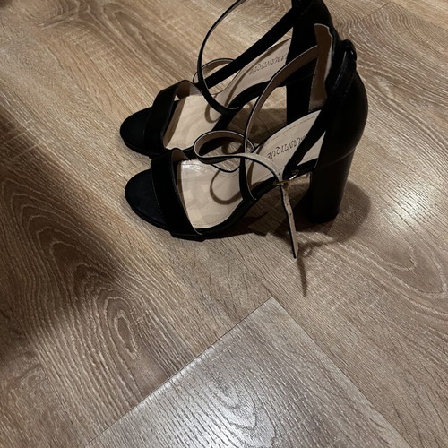 Heeled shoes size 39 black like new