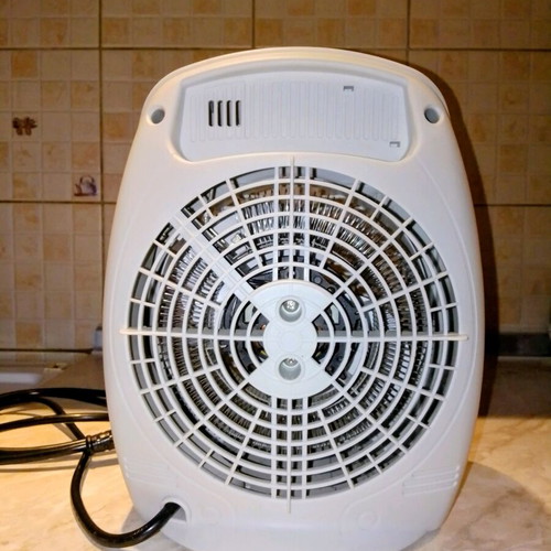 Delonghi bathroom fan heater 2000 What like new
