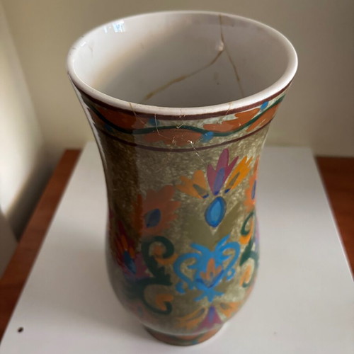 Keramikos vase used collectible with cracks
