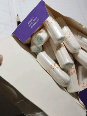 Ταμπόν υγιεινής σαν καινούργιο, απαλό και απορροφητικό για έμμηνο ρύση