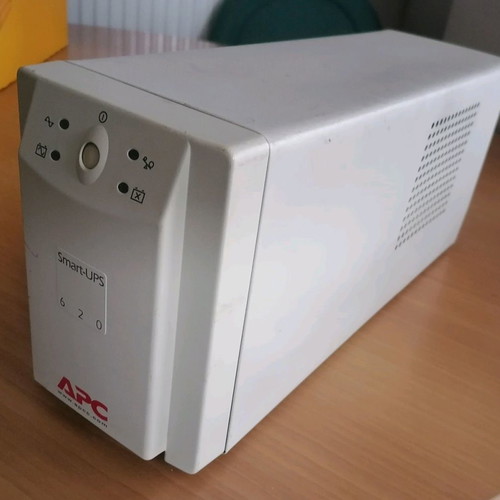 APC Smart UPS 620 VA used