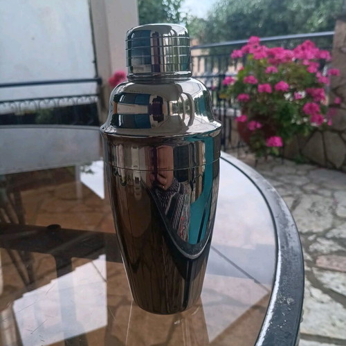 Stainless steel shaker 250ml like new