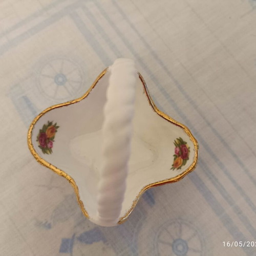 Royal Albert decorative item like new