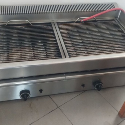 North V20 Gas Grill like new, powerful with great grilling
